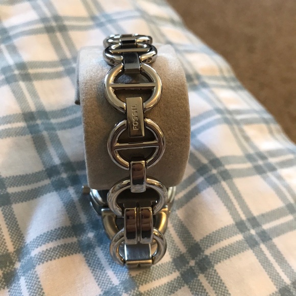 101% Genuine Fossil Women’s Watch - Picture 5 of 6